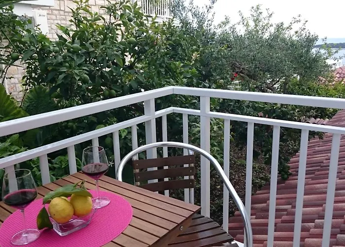 Apartments Mare